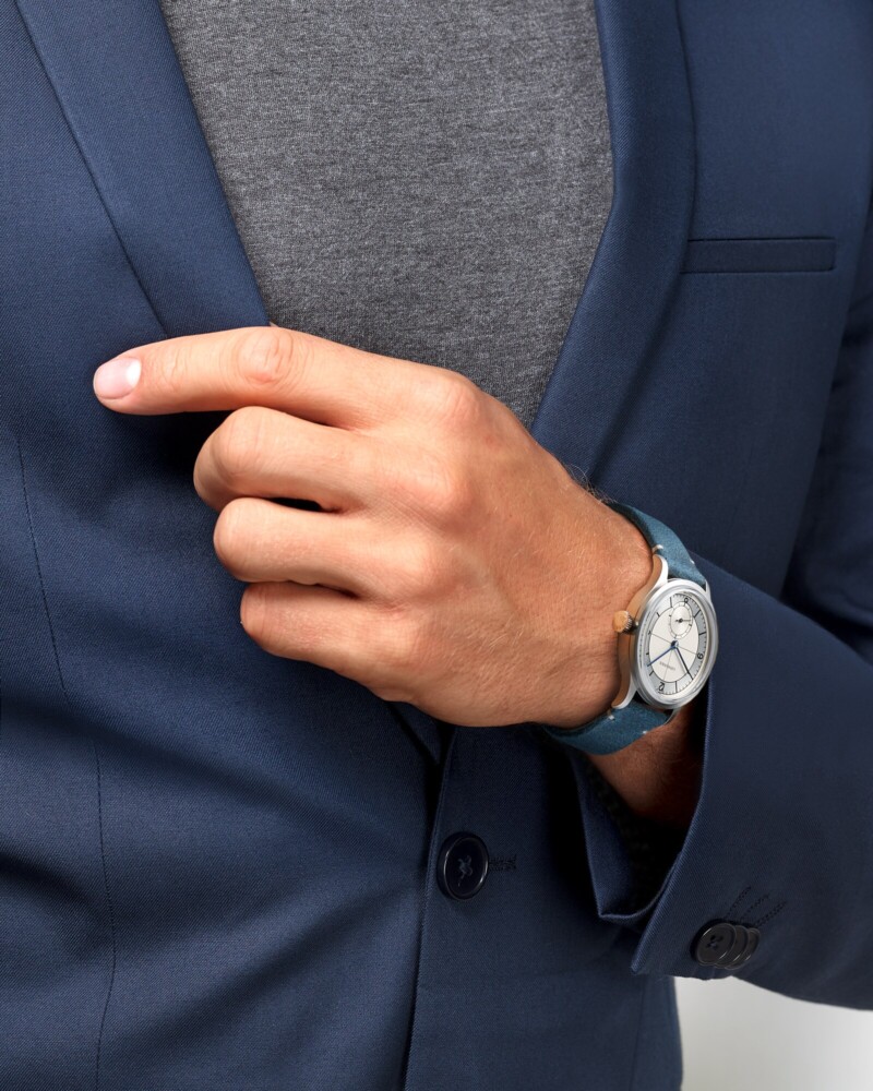 THE LONGINES HERITAGE CLASSIC SECTOR DIAL L2.828.4.73.2 LONGINES 5